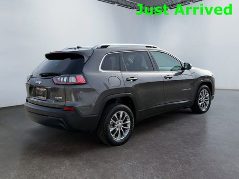 Used 2019 Jeep Cherokee Latitude Plus image 3