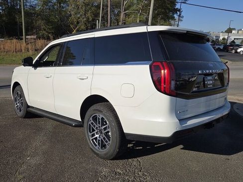 New 2026 Ford Expedition Active AWD/4WD image 11