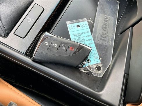 Used 2023 Lexus ES 350 w/ Premium Package image 36