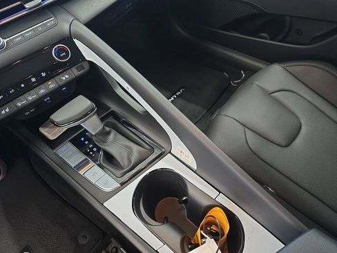 New 2026 Hyundai Elantra Limited image 25