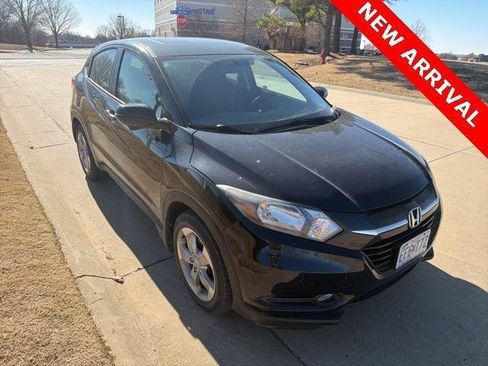 Used 2017 Honda HR-V EX image 1