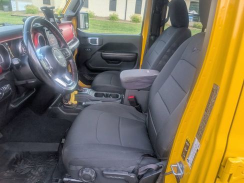 Used 2020 Jeep Wrangler Unlimited Rubicon w/ Dual Top Group AWD/4WD image 12