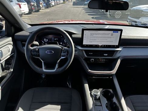 Certified 2025 Ford Explorer ST-Line w/ ST-Line Street Pack image 13