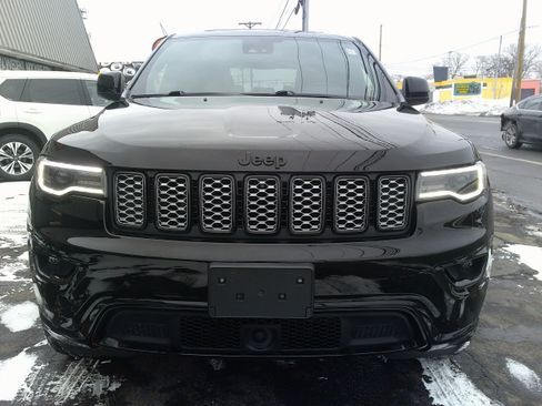 Used 2022 Jeep Grand Cherokee Laredo X image 9