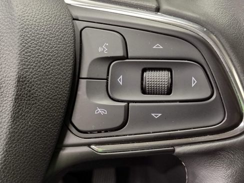 Used 2023 Buick Envision Essence image 28