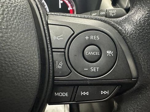 Used 2025 Toyota RAV4 XLE AWD/4WD image 20