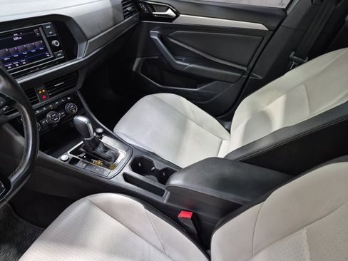 Used 2019 Volkswagen Jetta R-Line w/ R-Line Cold Weather Package FWD image 25