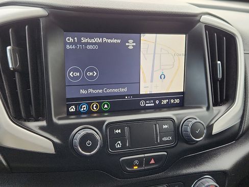 Used 2024 GMC Terrain SLT w/ Infotainment Package II image 18