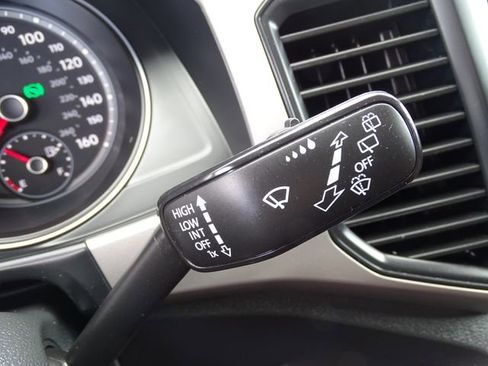 Used 2021 Volkswagen Atlas SE w/ Towing Package image 14