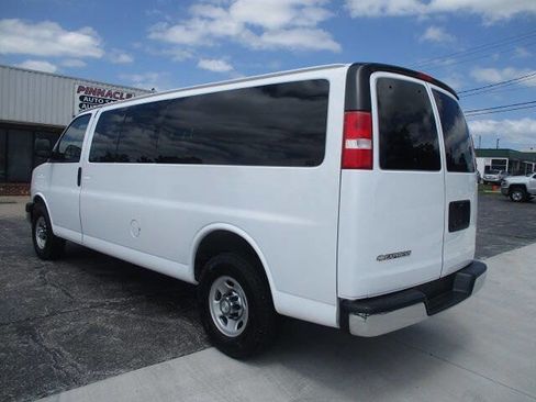 Used 2017 Chevrolet Express 3500 LT w/ LT Preferred Equipment Group RWD image 3
