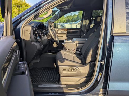 Used 2023 Chevrolet Silverado 1500 LT AWD/4WD image 12