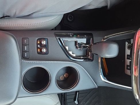 Used 2016 Toyota Avalon Touring image 27