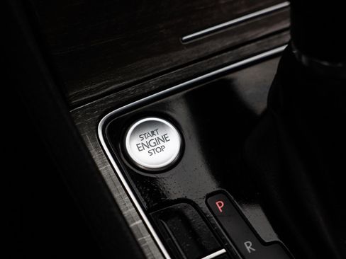 Used 2018 Volkswagen Passat 2.0T SE image 30