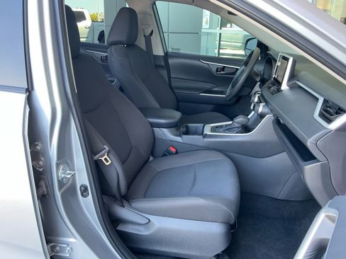 Certified 2025 Toyota RAV4 LE AWD/4WD image 19