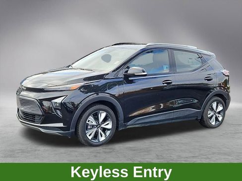Used 2023 Chevrolet Bolt EUV LT w/ Convenience Package image 3