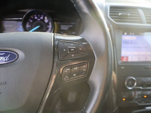 Used 2019 Ford Explorer XLT w/ Equipment Group 202A image 28