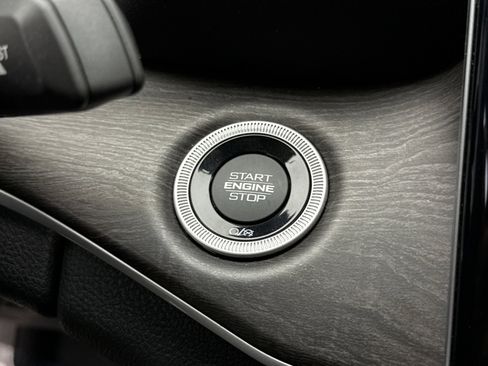 Used 2023 Jeep Grand Cherokee Limited image 19