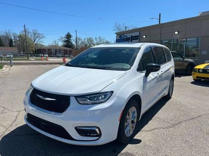 Used 2026 Chrysler Pacifica Limited