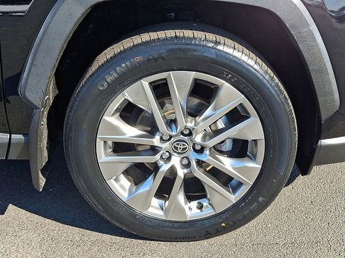 Used 2021 Toyota RAV4 Limited image 31