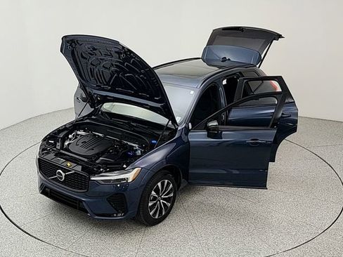 Certified 2025 Volvo XC60 B5 Plus w/ Climate Package AWD/4WD image 38