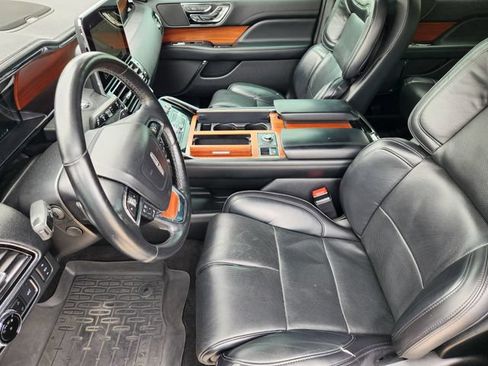 Used 2019 Lincoln Navigator Reserve AWD/4WD image 13