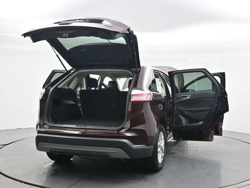 Used 2024 Ford Edge SEL image 45