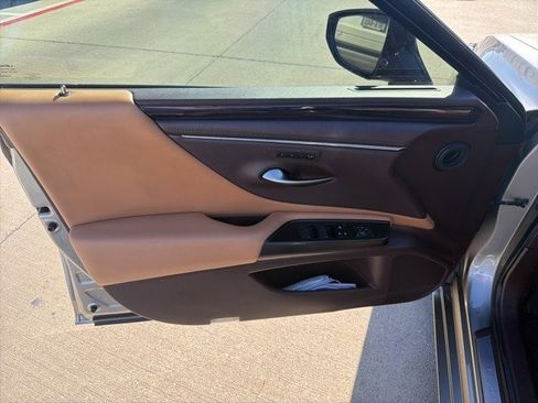 Used 2019 Lexus ES 350 image 14