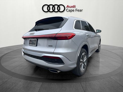 Used 2025 Audi Q5 Premium AWD/4WD image 5