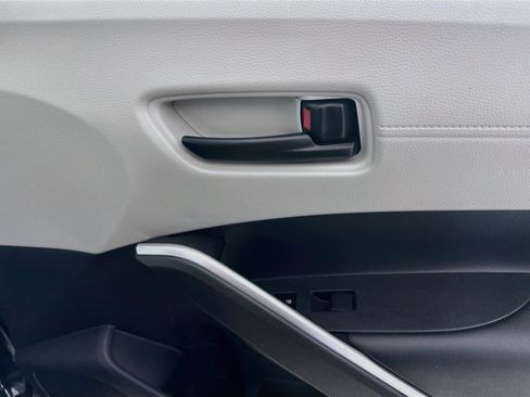 Used 2024 Toyota Corolla Cross L FWD image 31