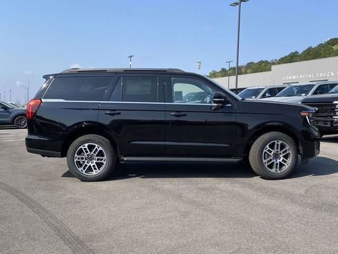 New 2026 Ford Expedition Active AWD/4WD image 2