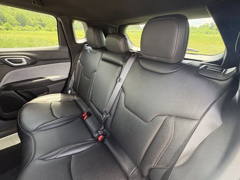 Used 2024 Jeep Compass Latitude AWD/4WD image 19