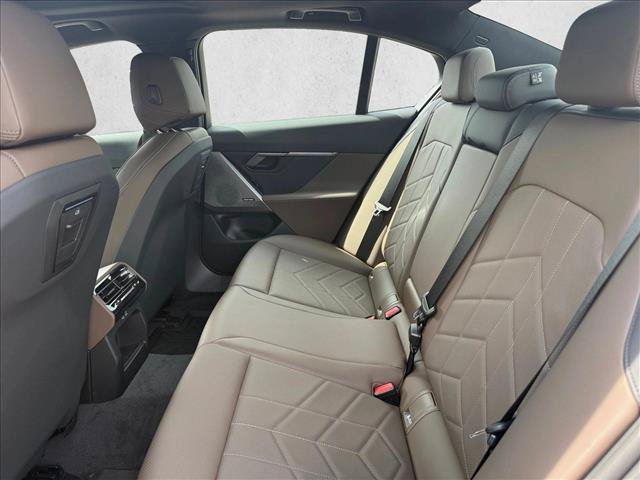Used 2027 BMW 530i w/ M Sport Package RWD image 17