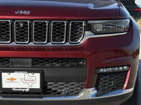 Used 2023 Jeep Grand Cherokee L Limited w/ Luxury Tech Group II image 7