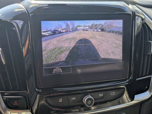 Used 2020 Chevrolet Traverse LT image 22