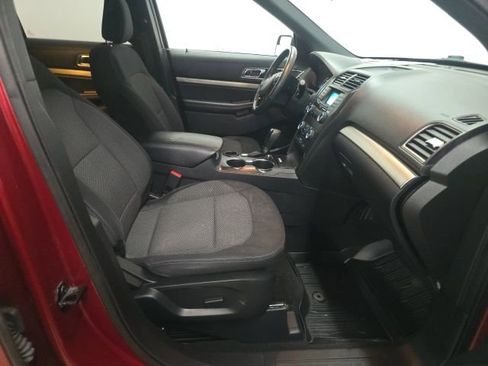 Used 2019 Ford Explorer XLT w/ Class III Trailer Tow Package image 3