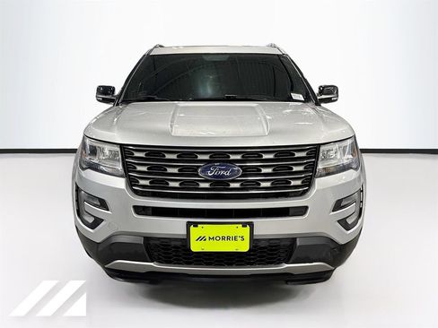Used 2017 Ford Explorer XLT AWD/4WD image 2