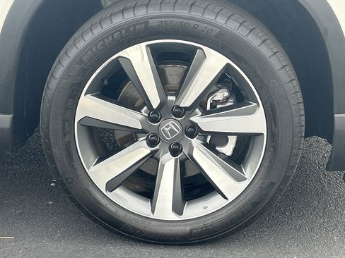 Certified 2025 Honda Pilot Touring image 33