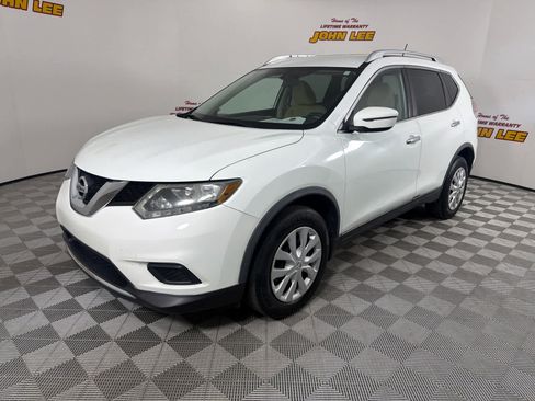 Used 2016 Nissan Rogue S w/ Appearance Package FWD image 1