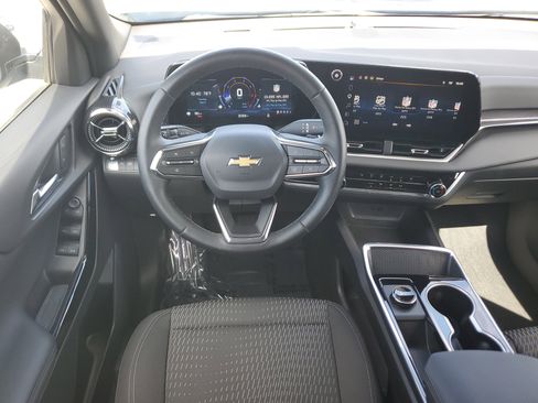 Used 2026 Chevrolet Equinox LT FWD image 18