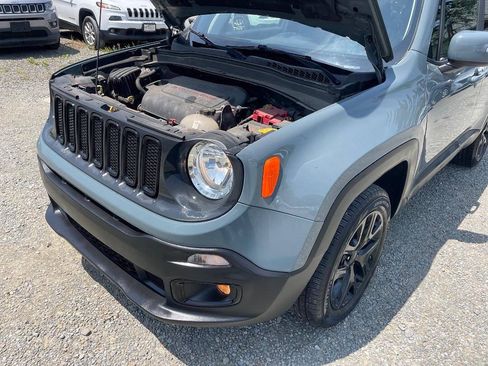 Used 2018 Jeep Renegade Altitude w/ UConnect 8.4 Nav Group AWD/4WD image 24