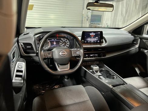 Used 2025 Nissan Rogue SV FWD image 15