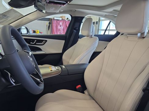 New 2026 Mercedes-Benz E 350 4MATIC Sedan image 17