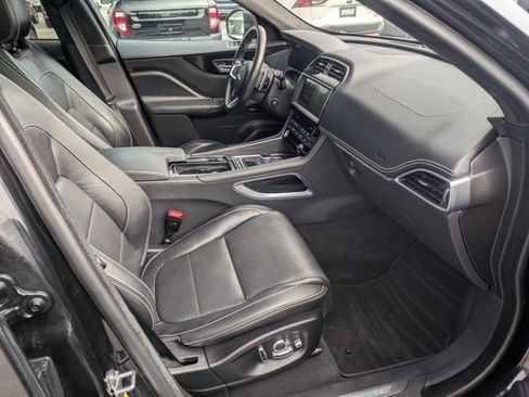 Used 2020 Jaguar F-PACE S image 19