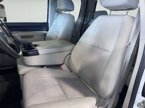 Used 2010 Chevrolet Silverado 2500 LT w/ Interior Plus Package RWD image 37
