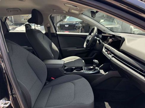 Used 2025 Kia K4 FWD image 12