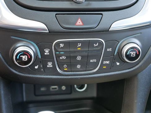 Used 2019 Chevrolet Equinox LT w/ Sun & Navigation Package AWD/4WD image 24