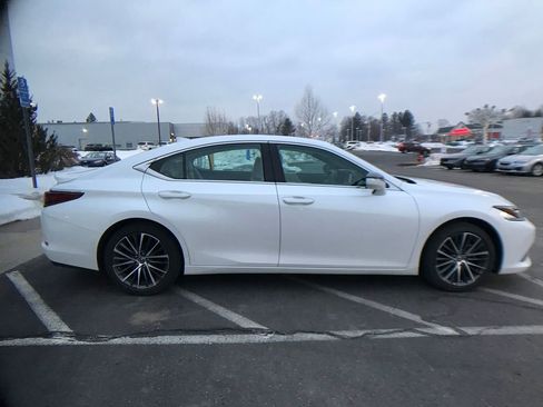 Used 2023 Lexus ES 350 w/ Premium Package image 15