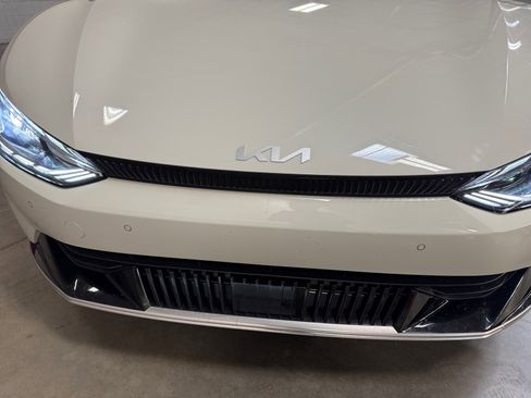 Used 2022 Kia EV6 Wind image 24
