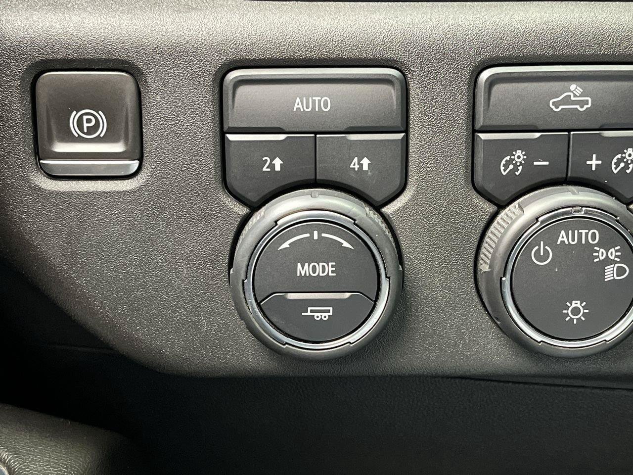 Certified 2024 Chevrolet Silverado 1500 LT AWD/4WD image 17