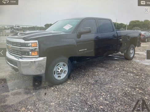 Used 2017 Chevrolet Silverado 2500 W/T AWD/4WD image 2
